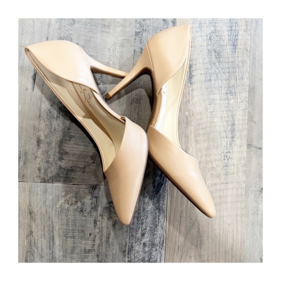 Jessica Simpson Elegant Nude Pumps - Picture 3 of 10